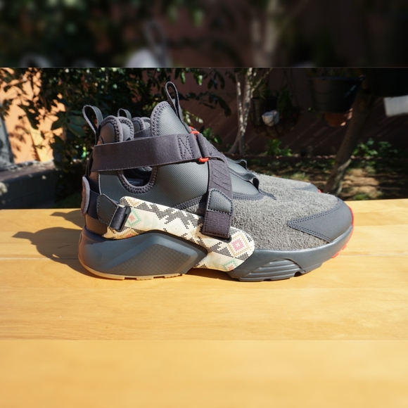 nike huarache city utility